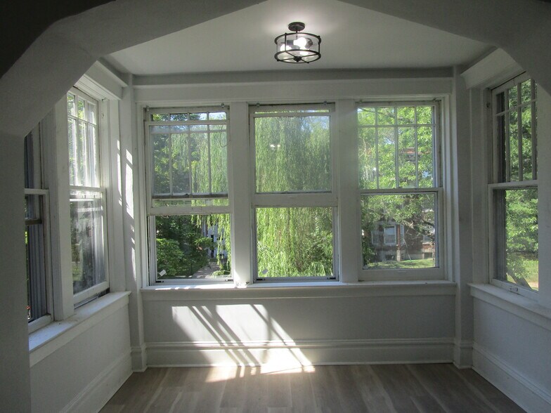 Building Photo - 5920 McPherson Ave