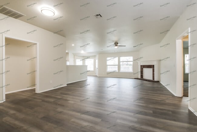 Building Photo - 14906 East 88th St N