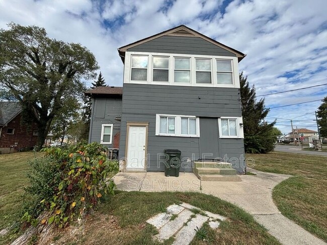 Building Photo - 335 Watervliet Ave
