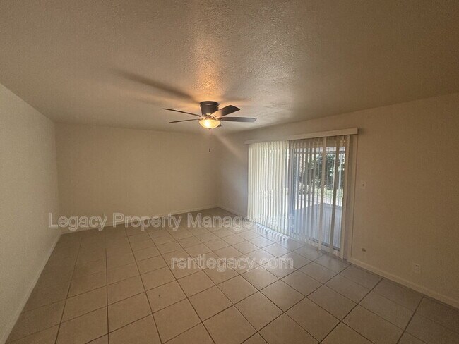 Building Photo - 10763 Oakton Way