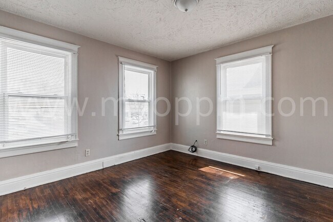 Building Photo - 120 N 40th St