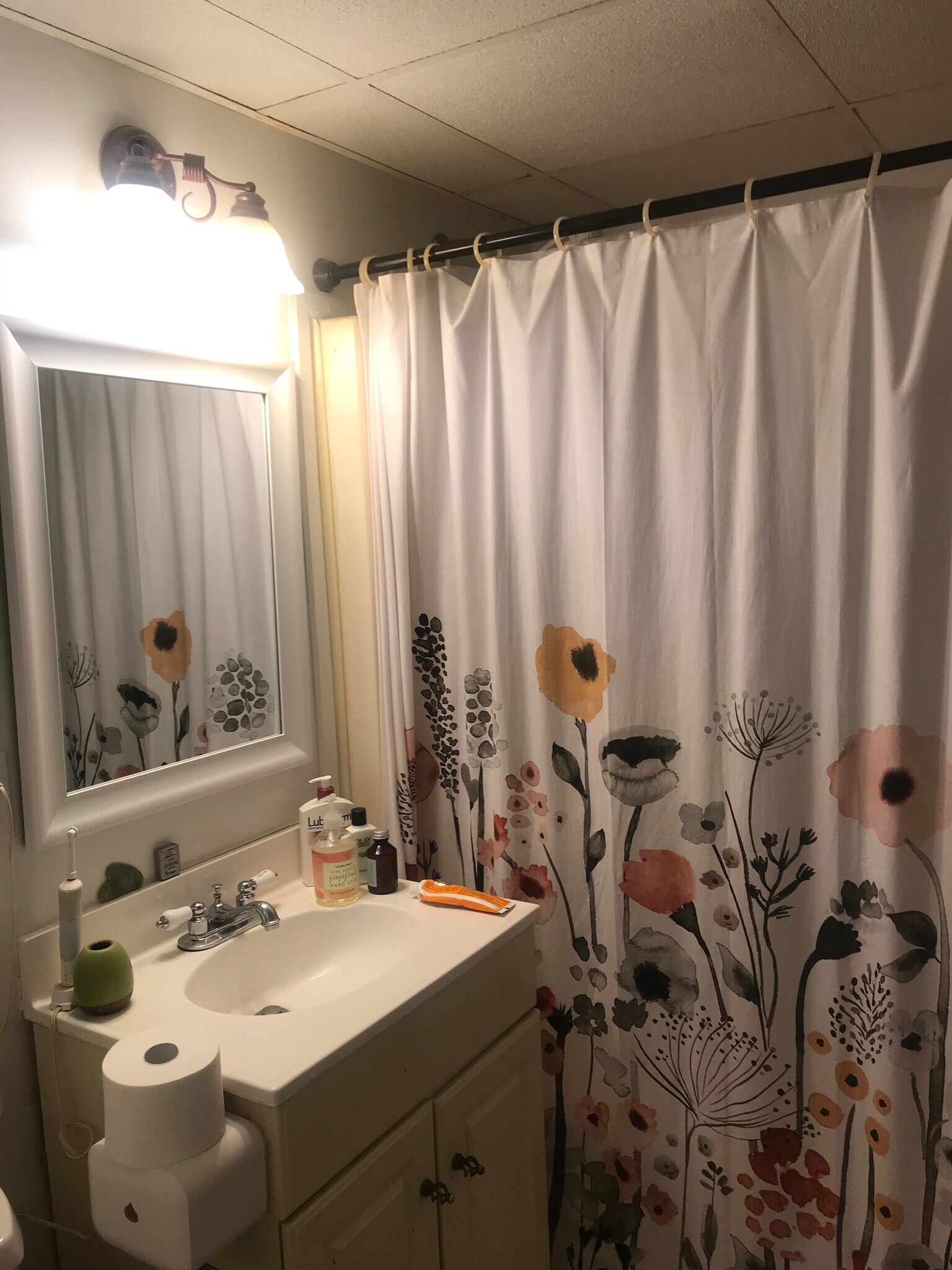 Bathroom - 633 Clairmont Cir