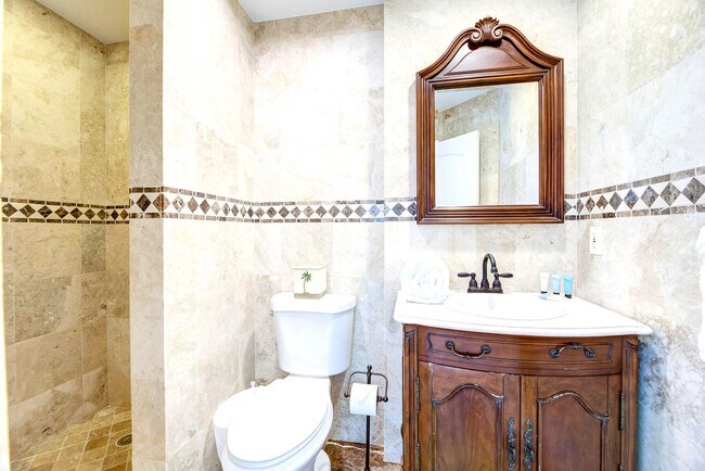 Building Photo - 247 S Ocean Blvd