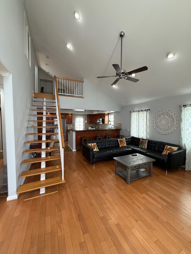 Building Photo - 15206 Chanera Ave