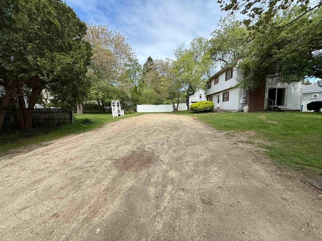 Building Photo - 18 Myrica Ave
