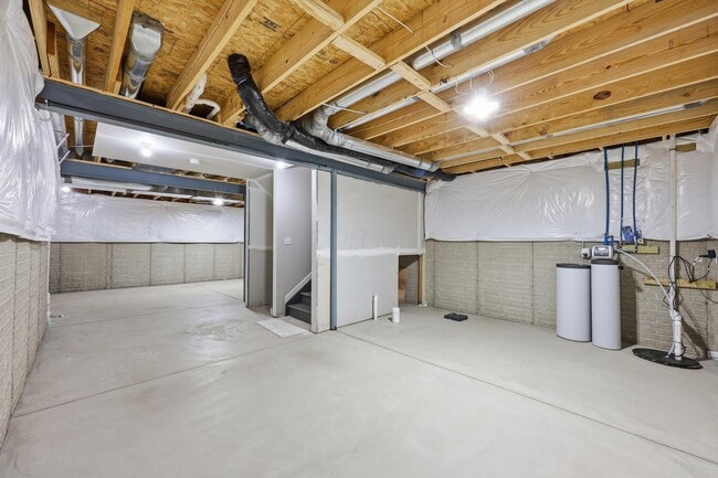 Building Photo - 5749 Shadowfair Ln