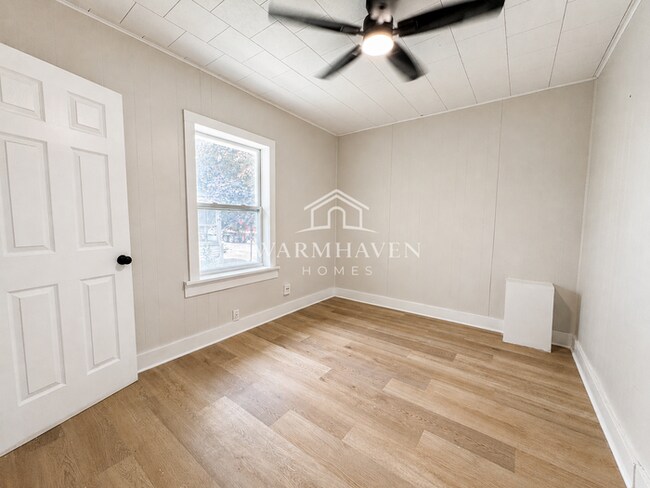 Building Photo - 1263 W Waterloo Rd
