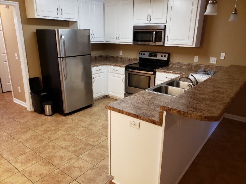 Building Photo - 120 Cody Dr