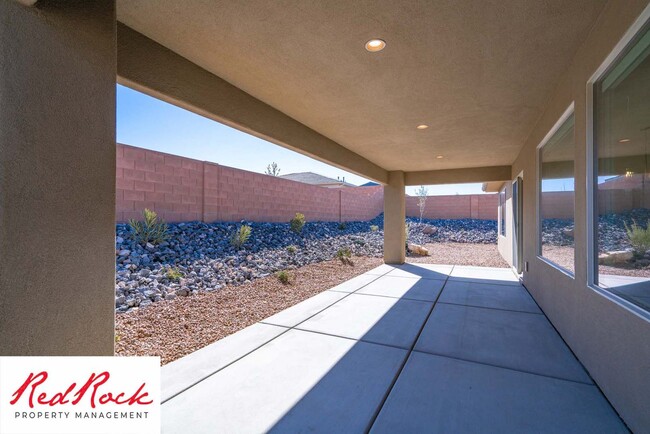 Building Photo - Come Live in the Desirable Sage Canyon Nei...