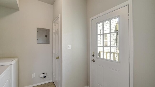 Building Photo - 2206 Pennsylvania Ave