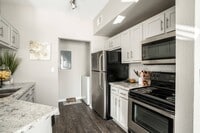 Building Photo - The Henry at Rosenberg