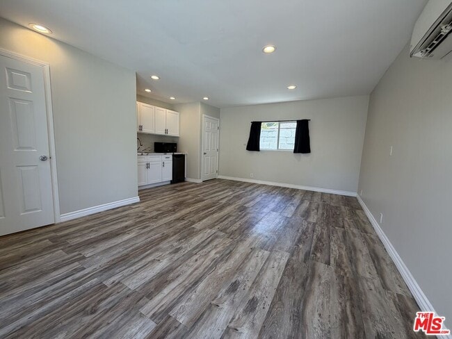 Building Photo - 4747 Cartwright Ave