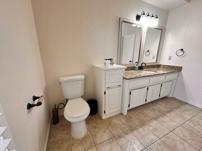 Building Photo - Spacious 4 Bed in Deer Creek