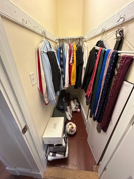 Building Photo - 55 Park Dr