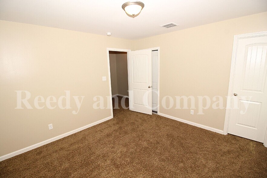 Building Photo - 7927 Bay Meadow Cir S