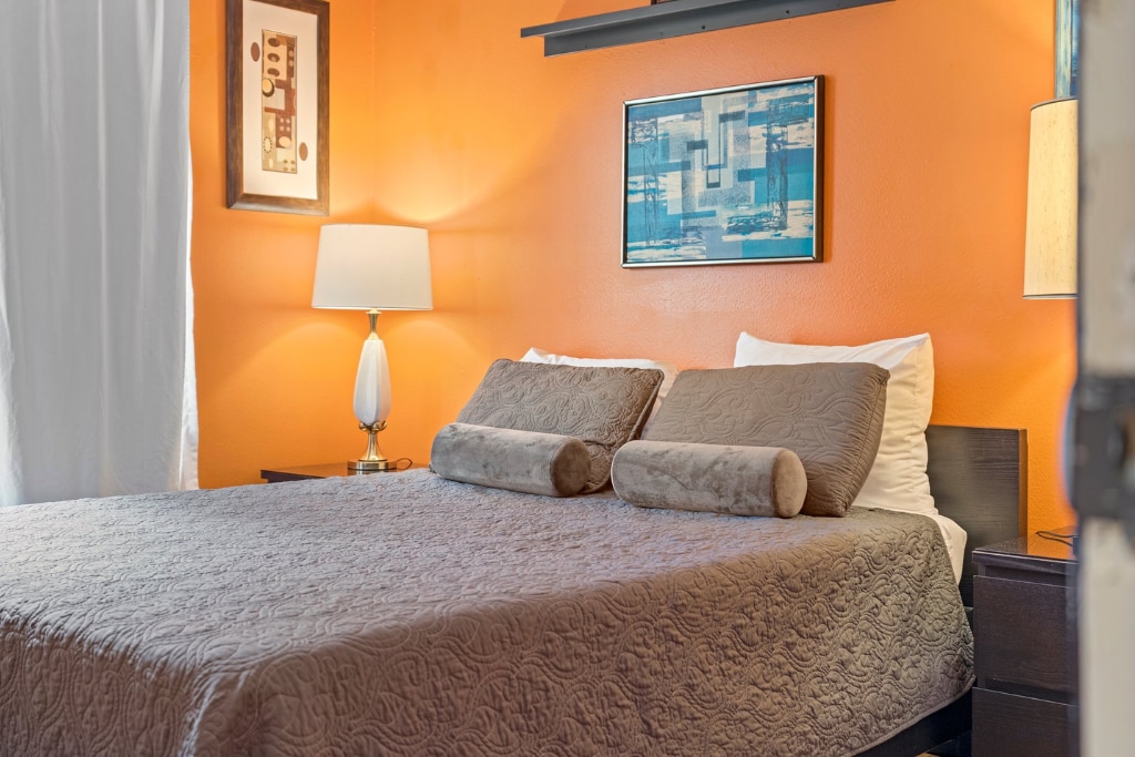 Building Photo - 5041 Cedar Springs Rd