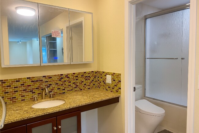 Building Photo - 800 Sea Spray Ln