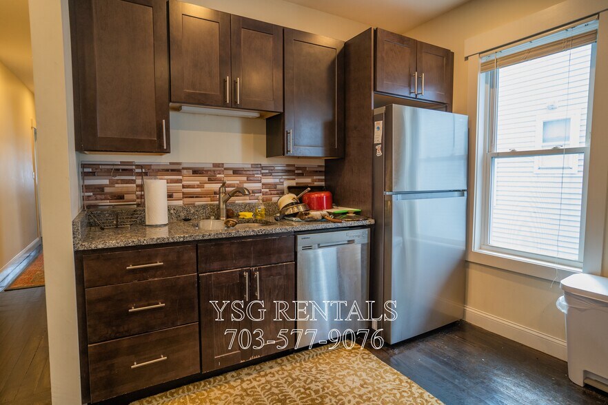 Building Photo - 85 Auckland St