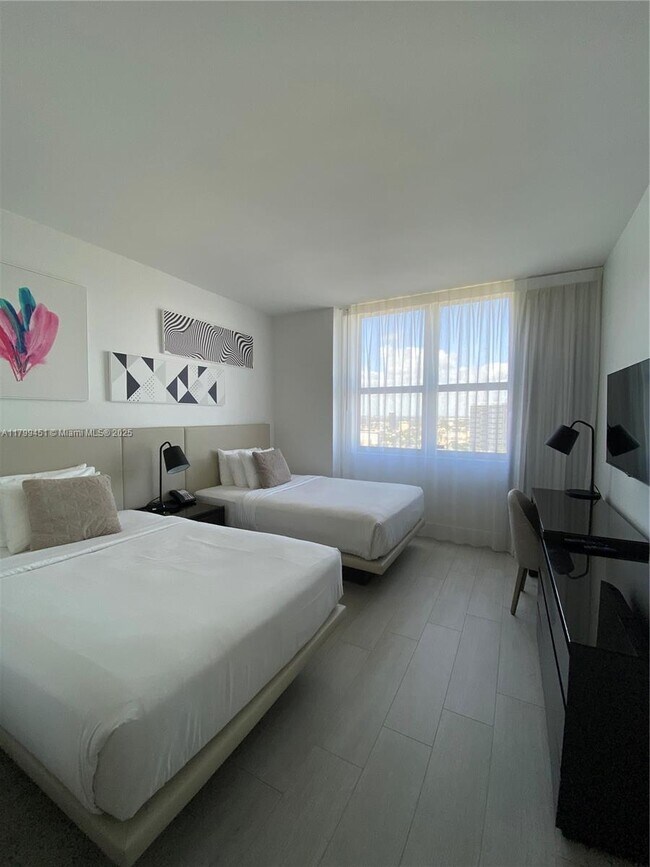 Building Photo - 4010 S Ocean Dr