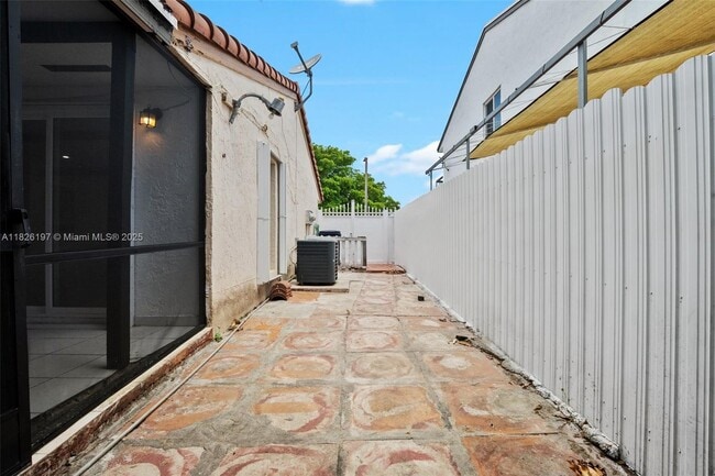 Building Photo - 12262 SW 10th St