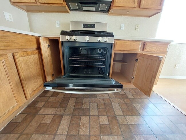 Building Photo - N. Las Vegas