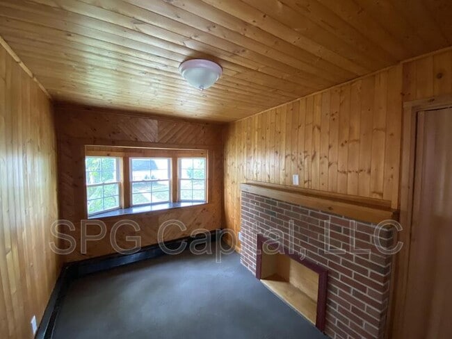 Building Photo - 704 Jessop Pl