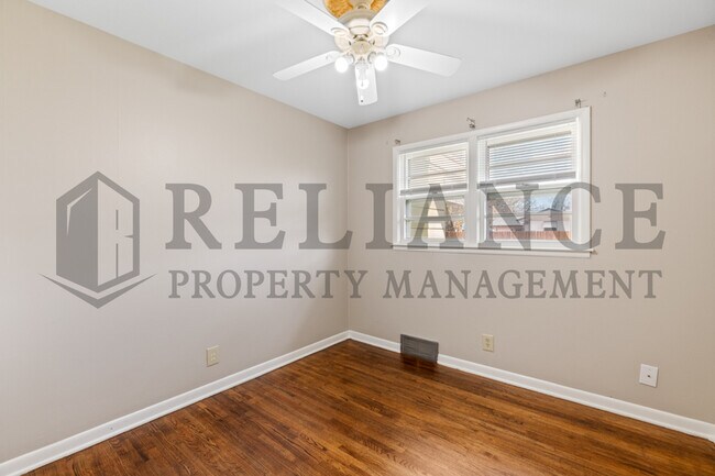 Building Photo - 3240 S Custer Ave