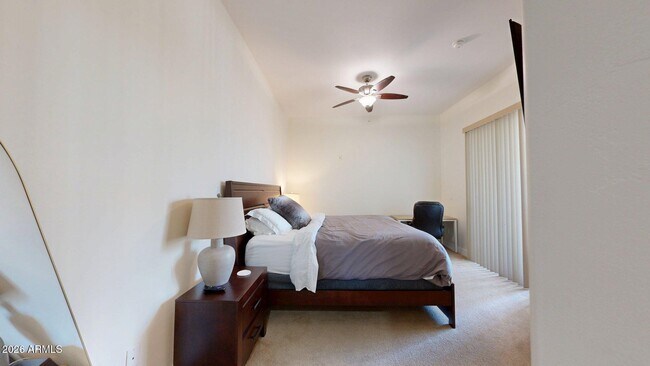 Building Photo - 945 E Playa Del Norte Dr
