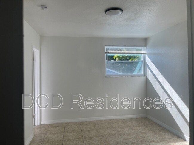 Building Photo - 1280 Franklin St
