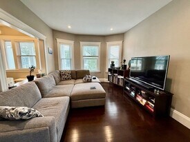 Building Photo - 14 Olcott St