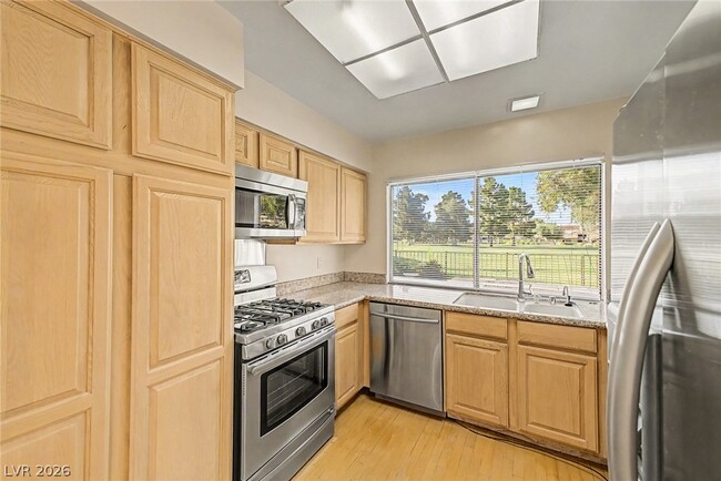 Building Photo - 3159 Bel Air Dr