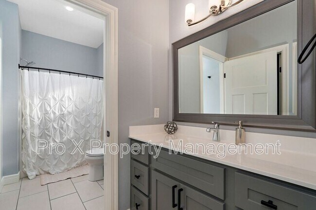 Building Photo - 6020 S McCann Ave