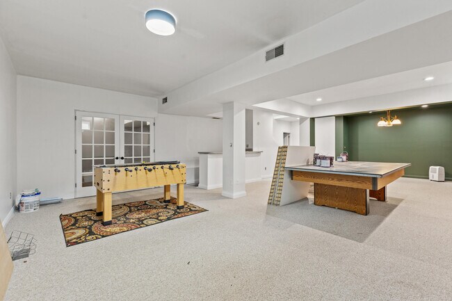 Building Photo - 800 Palomino Ln