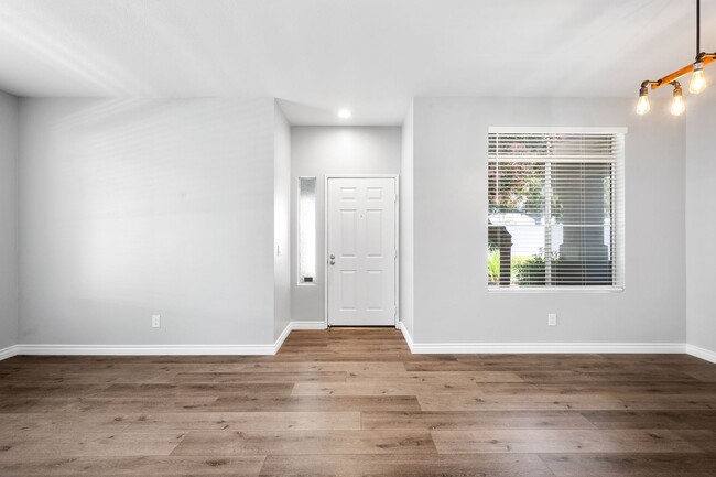 Building Photo - **7543 W Liberty Pkway #655 Fontana** Beau...