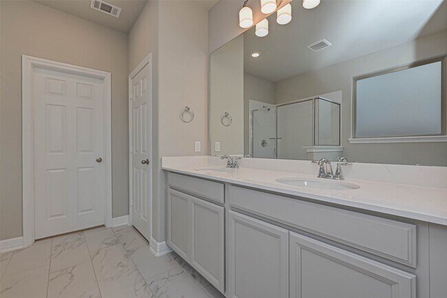 Building Photo - 3433 Acacia Grv Ln