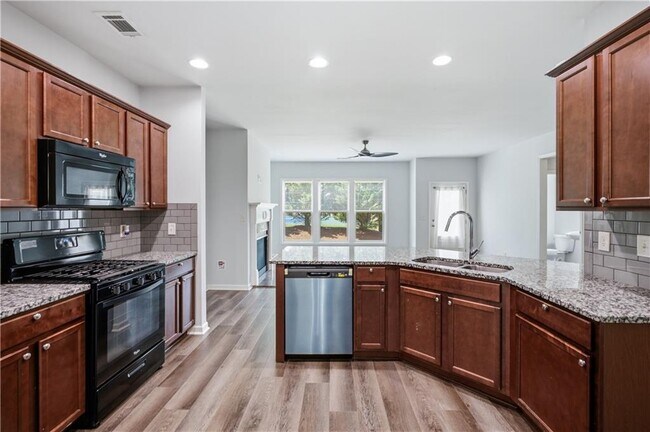 Building Photo - 4960 Ducote Trail