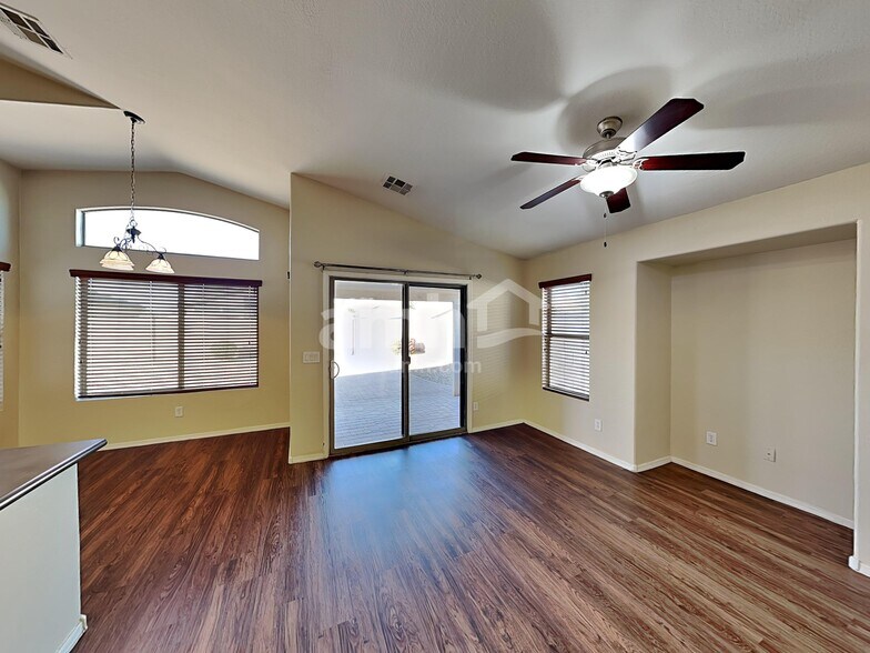 Building Photo - 2472 W Cool Water Way