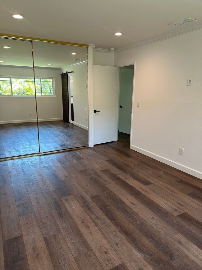 Building Photo - Well Maintained 3 Bedroom Home w/Solar
