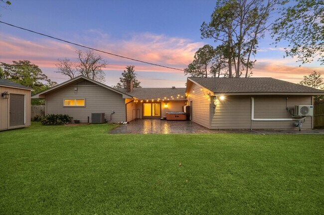 Building Photo - 9222 Bronco Dr