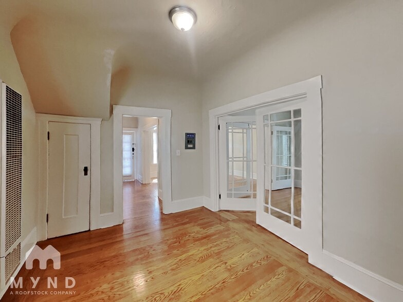 Building Photo - 231 Athol Ave
