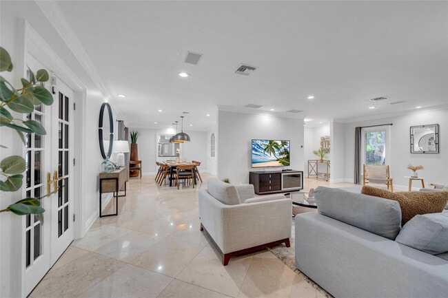 Building Photo - 1401 S Ocean Dr