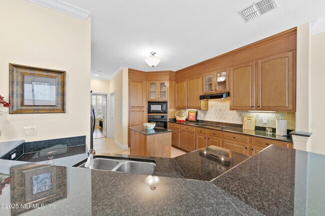 Building Photo - 425 S Ocean Grande Dr