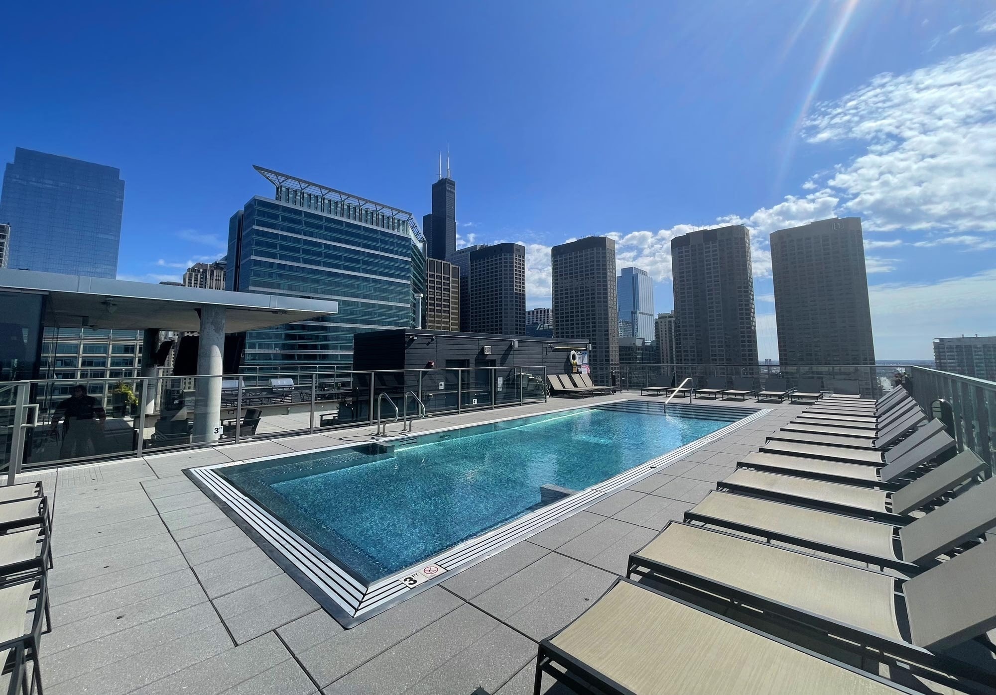 Building Photo - 619 W Randolph St