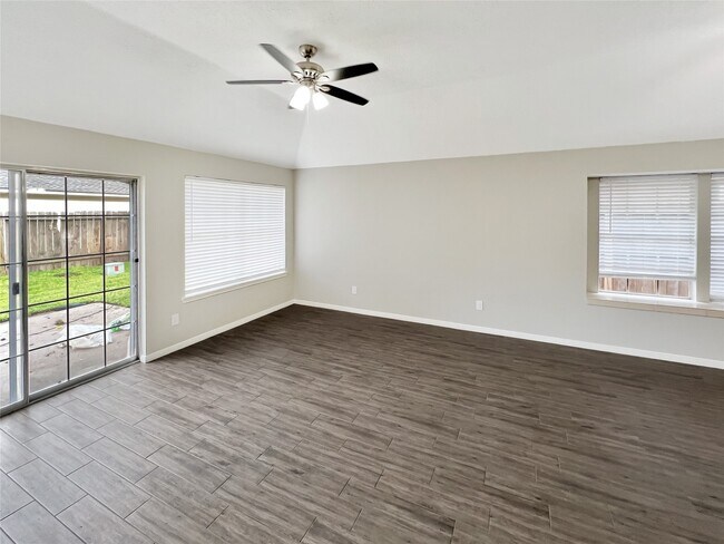 Building Photo - 12414 Logan Mill Dr
