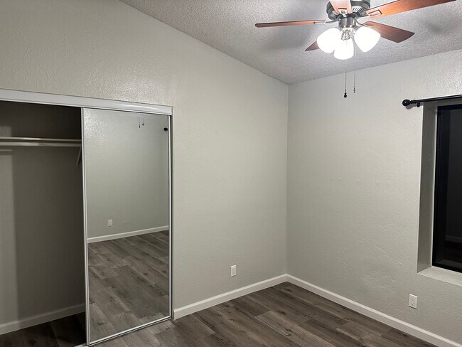 Building Photo - 14334 Poplar St