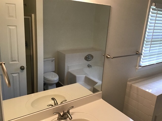 Building Photo - 999 Merrimac Way