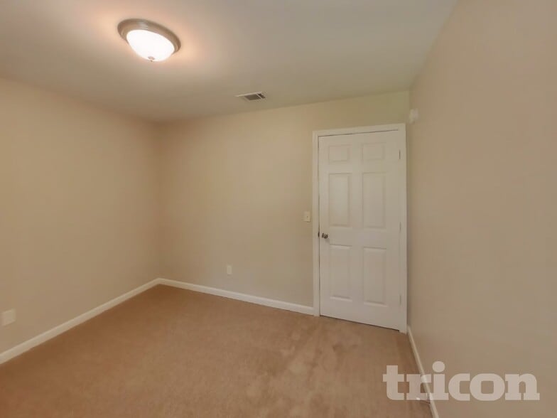 Building Photo - 133 Coldwater Dr