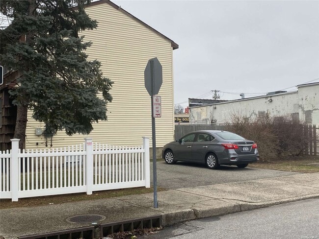 Building Photo - 1014 Phoebe St