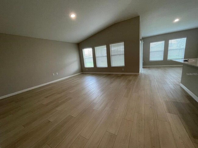 Building Photo - 4135 Gerbera Daisy Ave