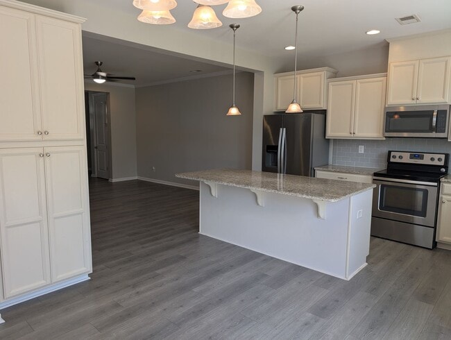 Building Photo - Coming Soon! Charming 2 story, 3 bedroom ,...